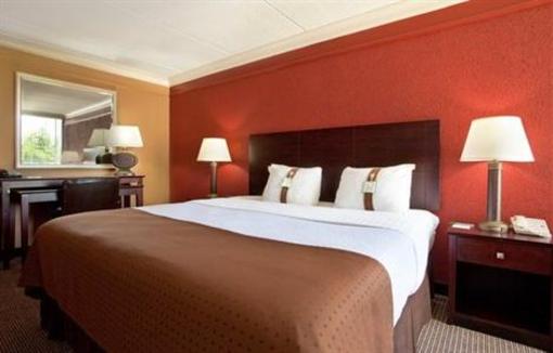 фото отеля Holiday Inn Strongsville