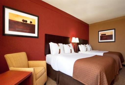 фото отеля Holiday Inn Strongsville