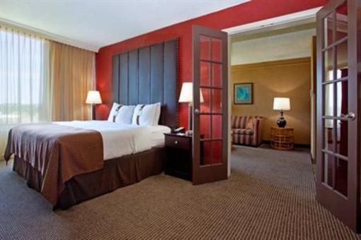фото отеля Holiday Inn Strongsville