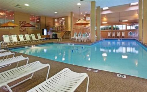 фото отеля Holiday Inn Strongsville
