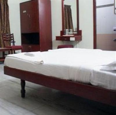 фото отеля Hotel Sri Sabthagiri