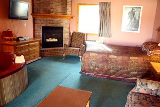 фото отеля Colonial Fireside Inn
