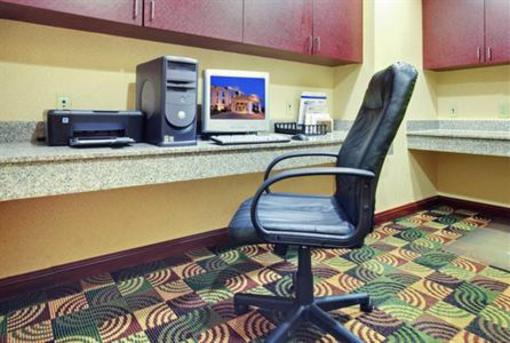 фото отеля Holiday Inn Express Hotel & Suites - Cleveland