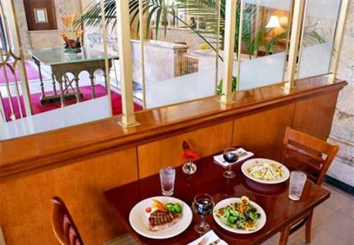 фото отеля Courtyard by Marriott San Diego Downtown