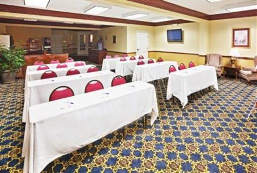 фото отеля Holiday Inn Express Tahlequah
