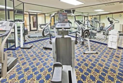 фото отеля Holiday Inn Express Tahlequah