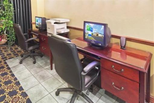 фото отеля Holiday Inn Express Tahlequah