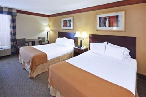 фото отеля Holiday Inn Express Tahlequah
