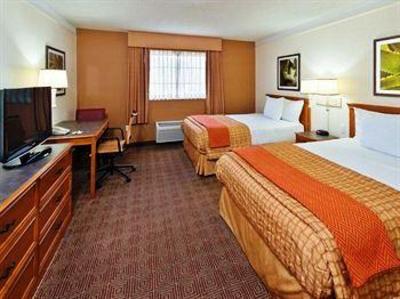 фото отеля La Quinta Inn & Suites Las Vegas Airport North Convention Ctr