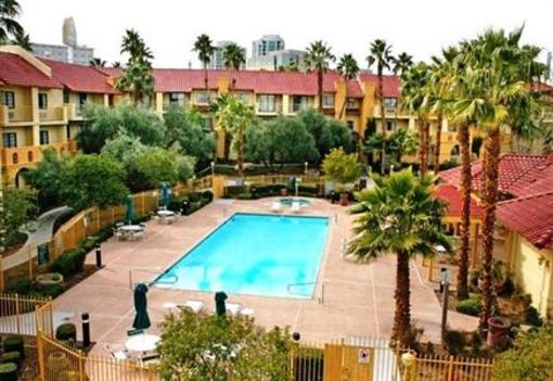 фото отеля La Quinta Inn & Suites Las Vegas Airport North Convention Ctr
