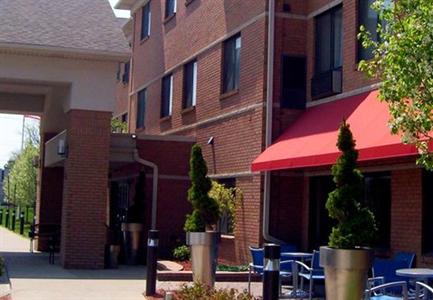 фото отеля TownePlace Suites Detroit Warren