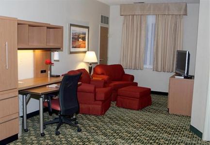 фото отеля TownePlace Suites Detroit Warren