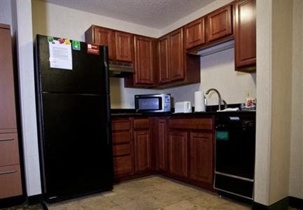 фото отеля TownePlace Suites Detroit Warren