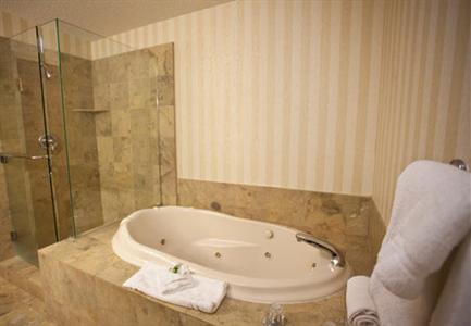 фото отеля TownePlace Suites Detroit Warren