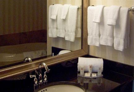 фото отеля TownePlace Suites Detroit Warren