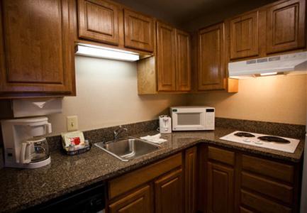 фото отеля TownePlace Suites Detroit Warren