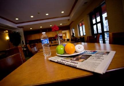 фото отеля TownePlace Suites Detroit Warren