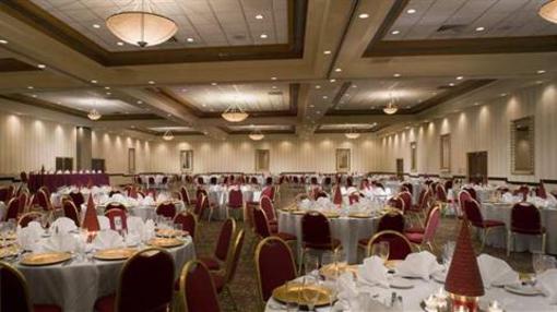 фото отеля DoubleTree by Hilton Hotel Newark Airport