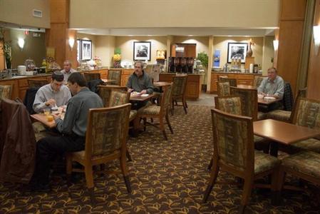 фото отеля Hampton Inn & Suites Manchester - Bedford