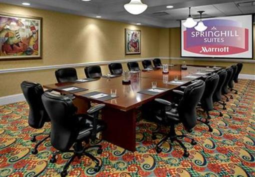 фото отеля SpringHill Suites Memphis Downtown