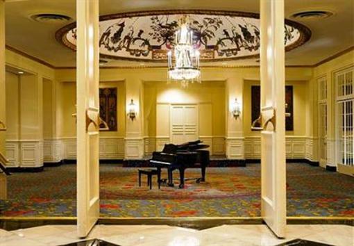 фото отеля Renaissance Mayflower Hotel