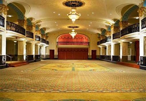 фото отеля Renaissance Mayflower Hotel