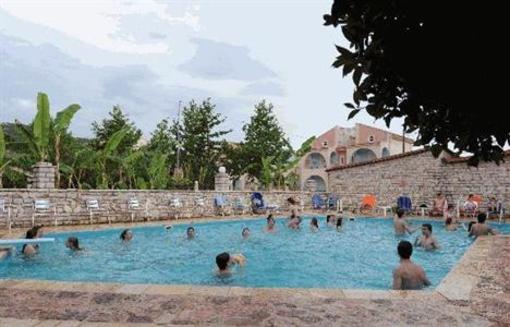 фото отеля Kaiafas Lake Hotel