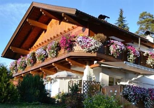 фото отеля Landhaus am Golfplatz