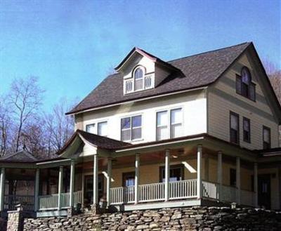 фото отеля Breezy Hill Inn