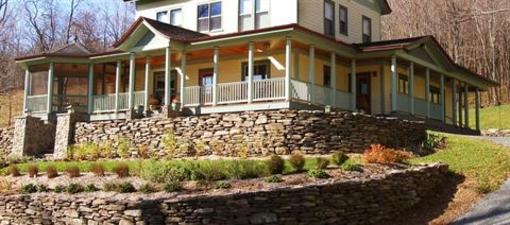 фото отеля Breezy Hill Inn