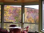 фото отеля Breezy Hill Inn