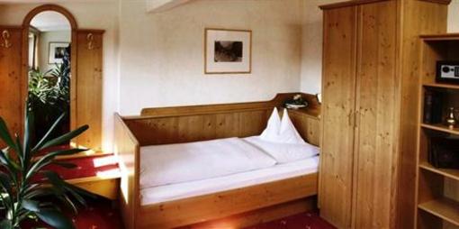 фото отеля Hotel Landgasthof Die Linde Hochst