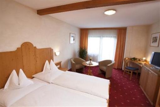фото отеля Hotel Landgasthof Die Linde Hochst
