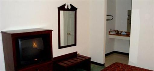 фото отеля Razorback Inn Rogers