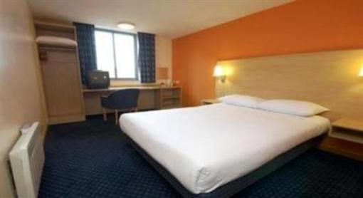 фото отеля Travelodge Reading Central