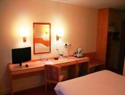 фото отеля Days Inn Chesterfield Tibshelf