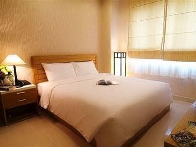 фото отеля Mayfair Suites