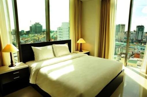 фото отеля Mayfair Suites