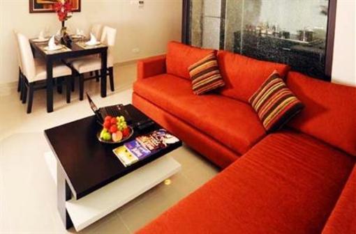 фото отеля Mayfair Suites