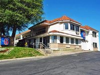Motel 6 Pinole