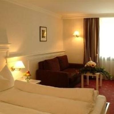 фото отеля Hotel Post Burghausen
