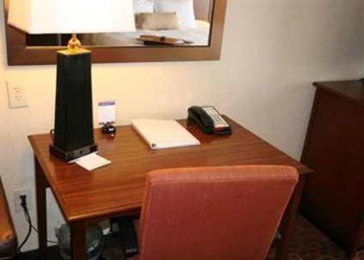 фото отеля Hampton Inn Derby