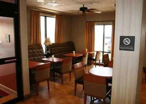 фото отеля Hampton Inn Derby