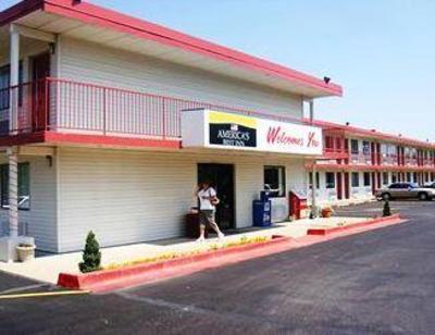 фото отеля America's Best Inn Moline
