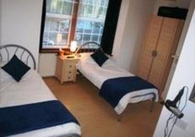фото отеля Oakhurst Gatwick B&B