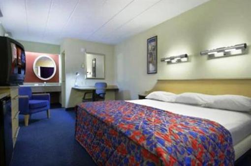 фото отеля Red Roof Inn Pittsburgh North Cranberry Township