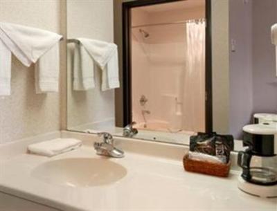 фото отеля Baymont Inn & Suites Dowagiac