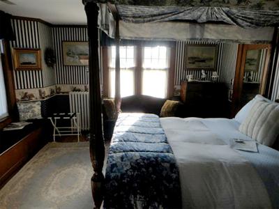 фото отеля Victorian Tudor Inn