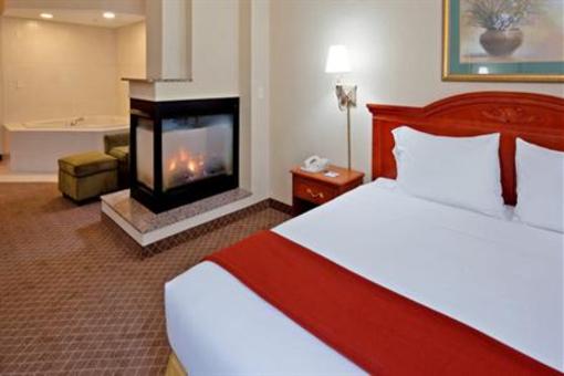 фото отеля Holiday Inn Express & Suites - Mt. Arlington