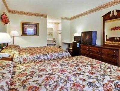 фото отеля Days Inn & Suites Pine Mountain - Maingate North of Callaway Gardens